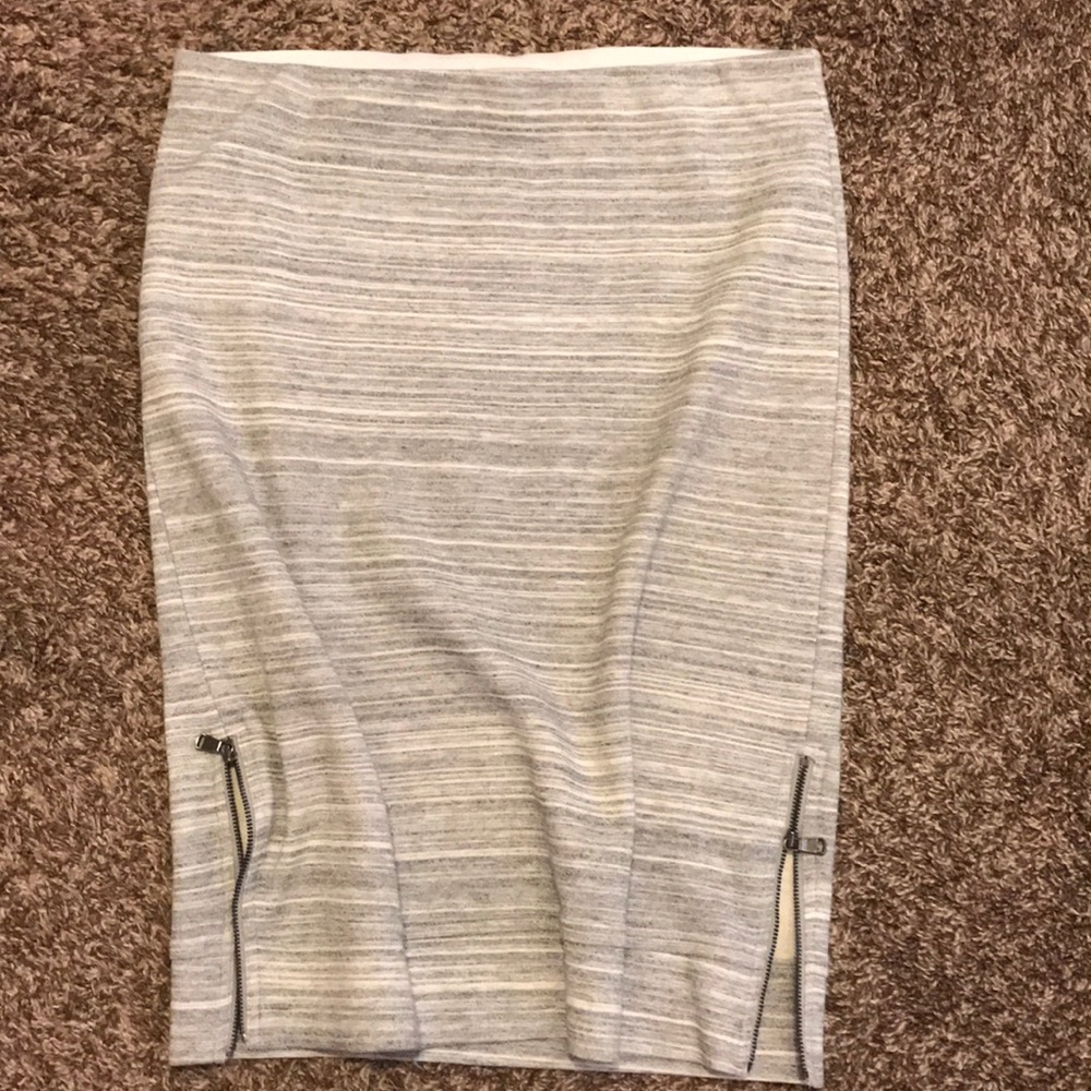 Loft Gray Side Zipper Skirt Size Small